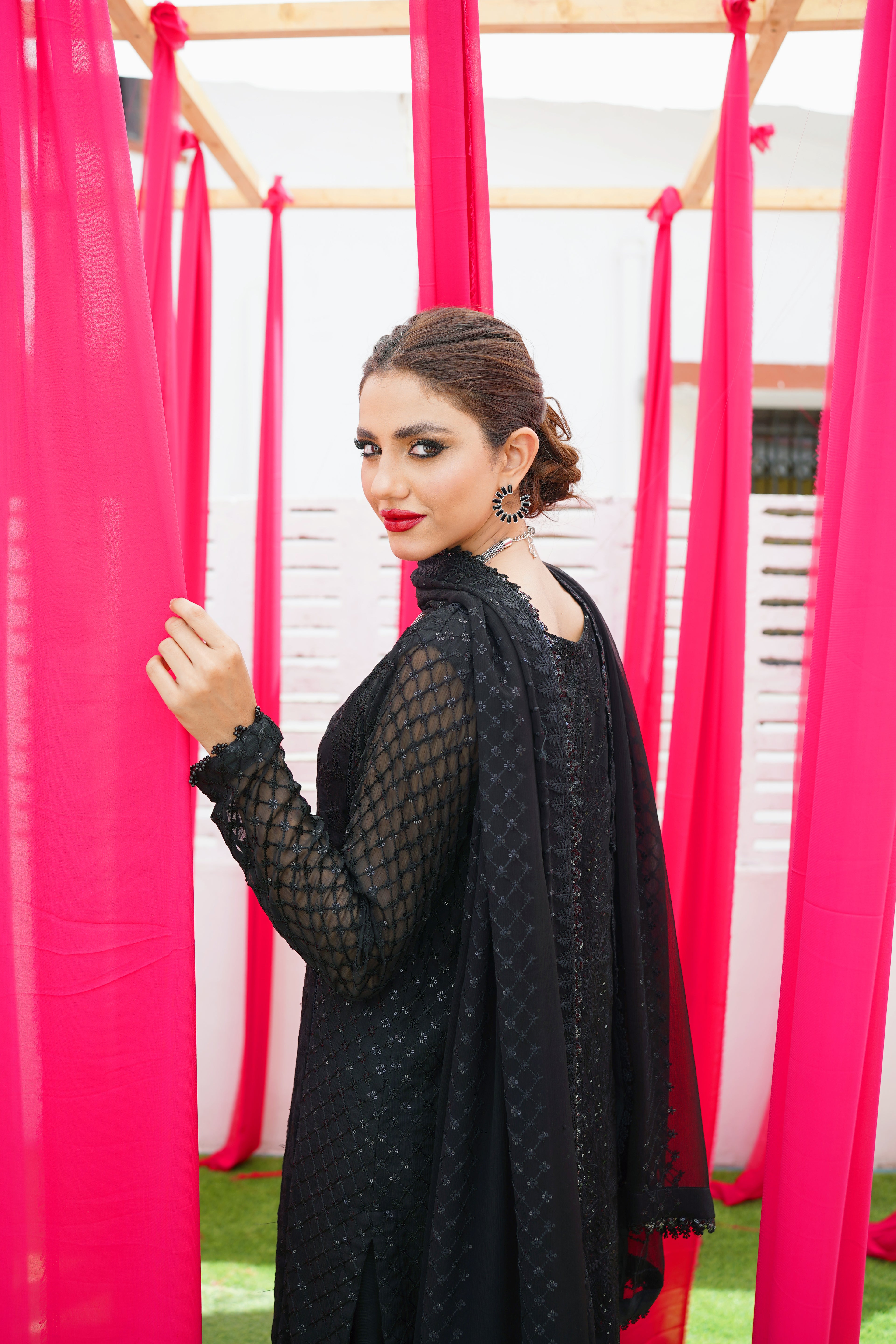 Black Embroidered LP-4