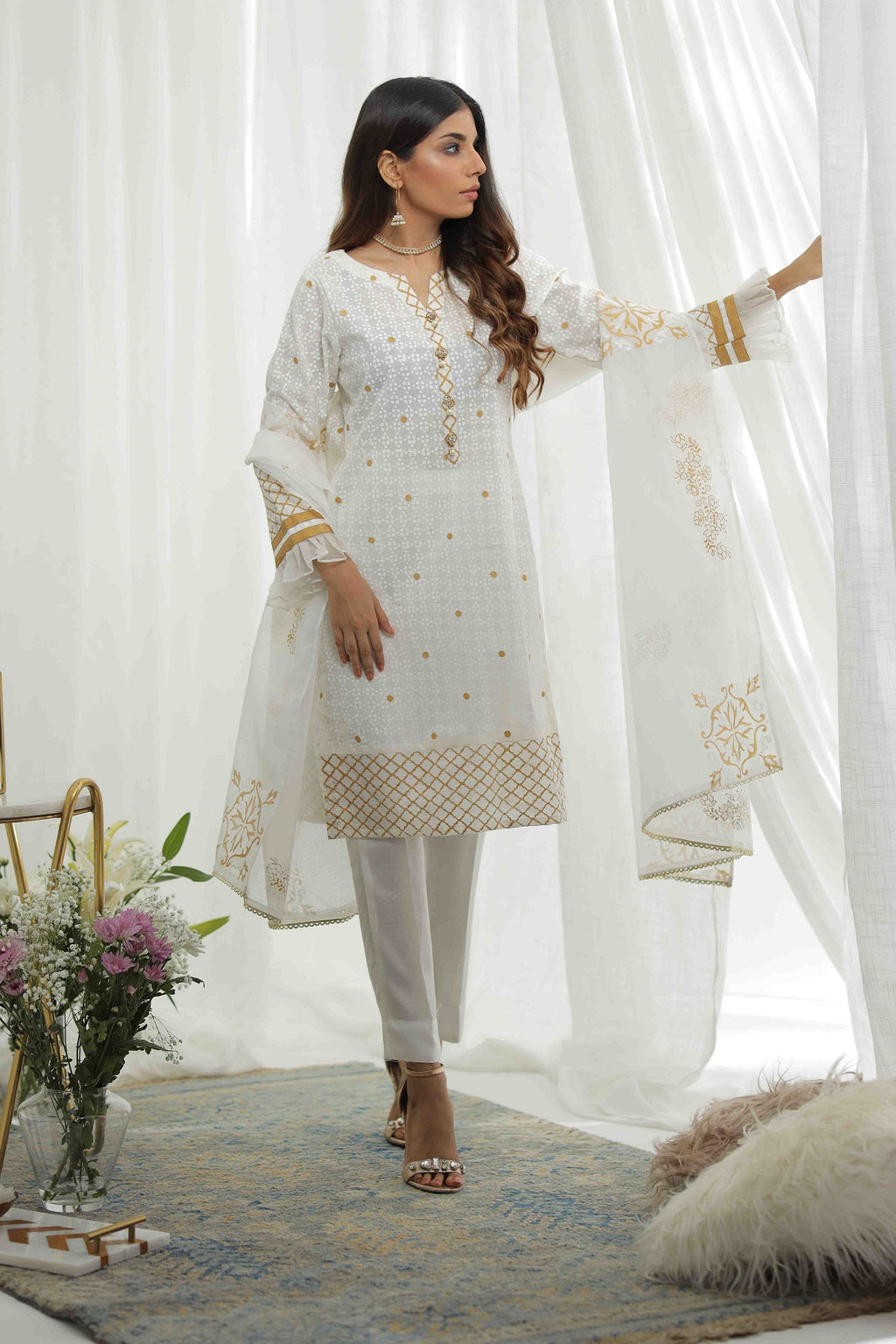 Pearl White Festive