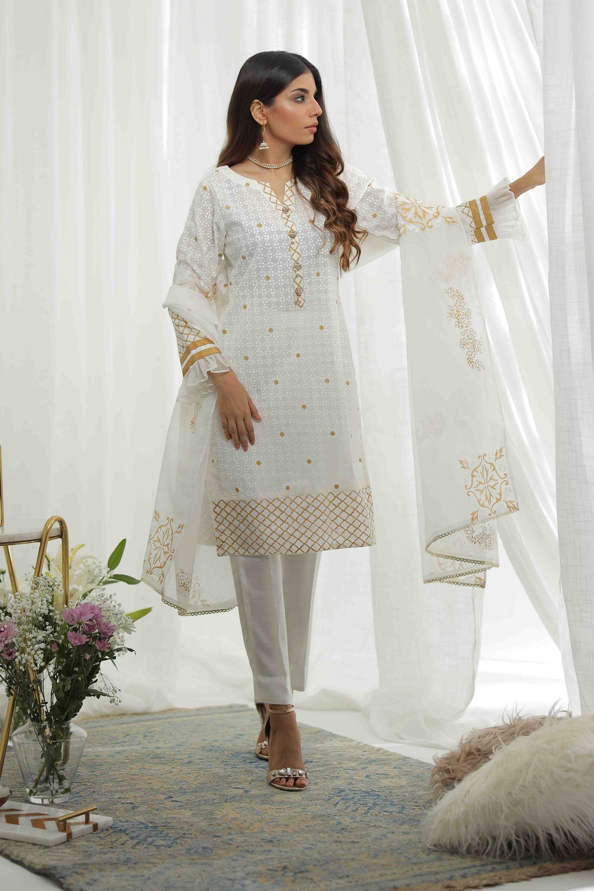 Pearl White Festive